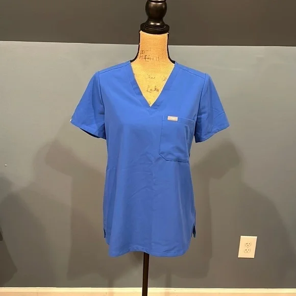 EUC Figs technical collection scrub top size small women’s - Picture 1 of 8